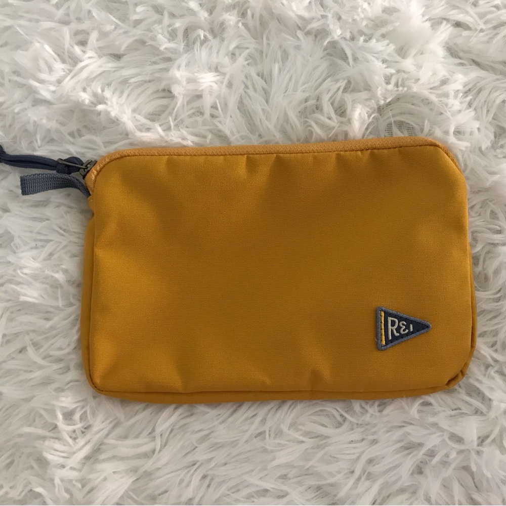 REI mustard nylon packing cube zip pouch bag‎ case